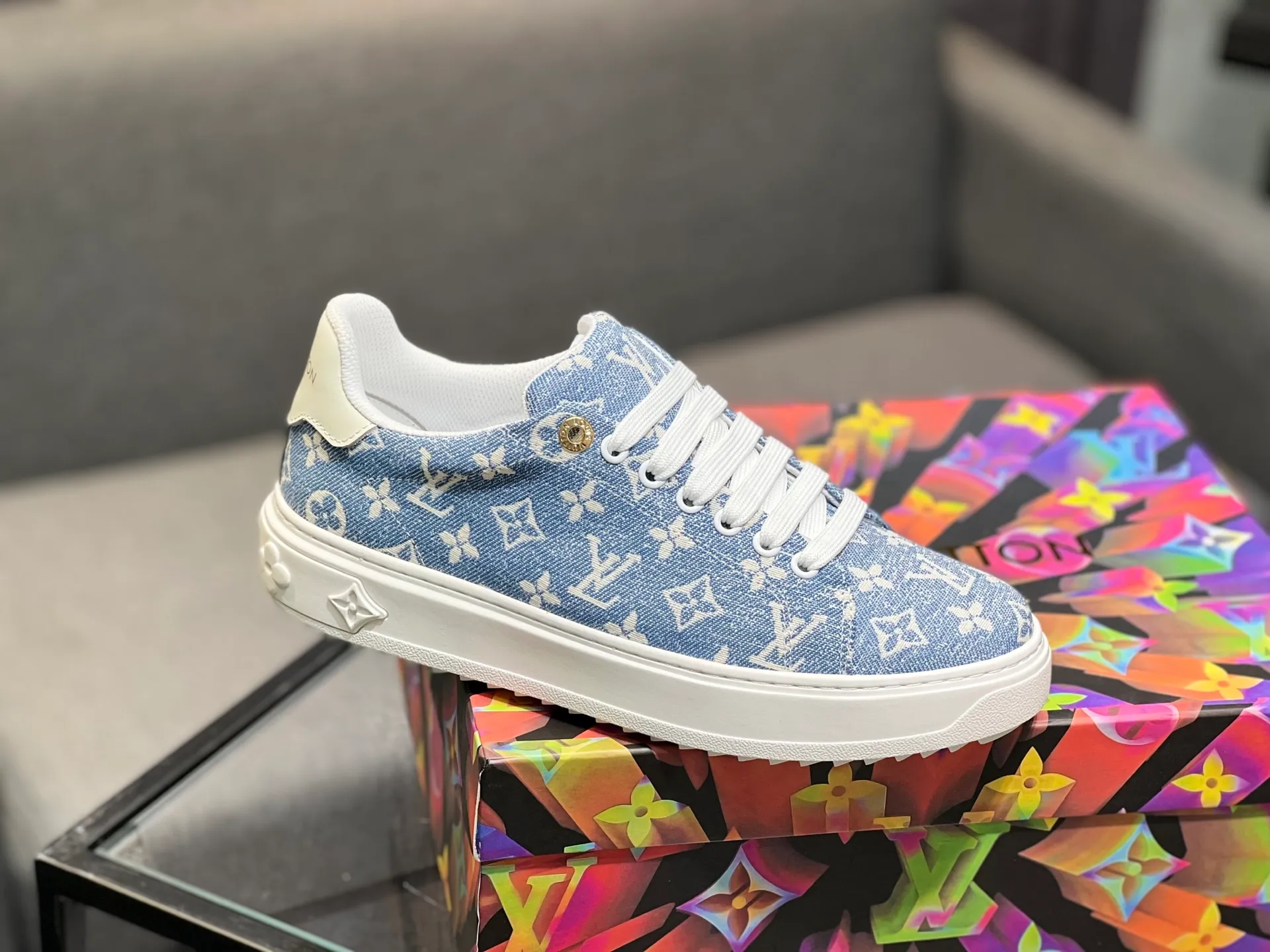 Men's Men's Shoes 💰540 LV Louis Vuitton. The latest fashionable casual shoes are popular in physical stores. The new spring and summer comfortable imported custom patent leather plus cowhide, cowhide mesh, and unique jacquard fabric element design. With sheepskin lining, Lv original base, [sun][sun] high-end packaging and high quality💪Details determine quality, welcome to compare🇮🇹Code number 38-44, 45 can be customized